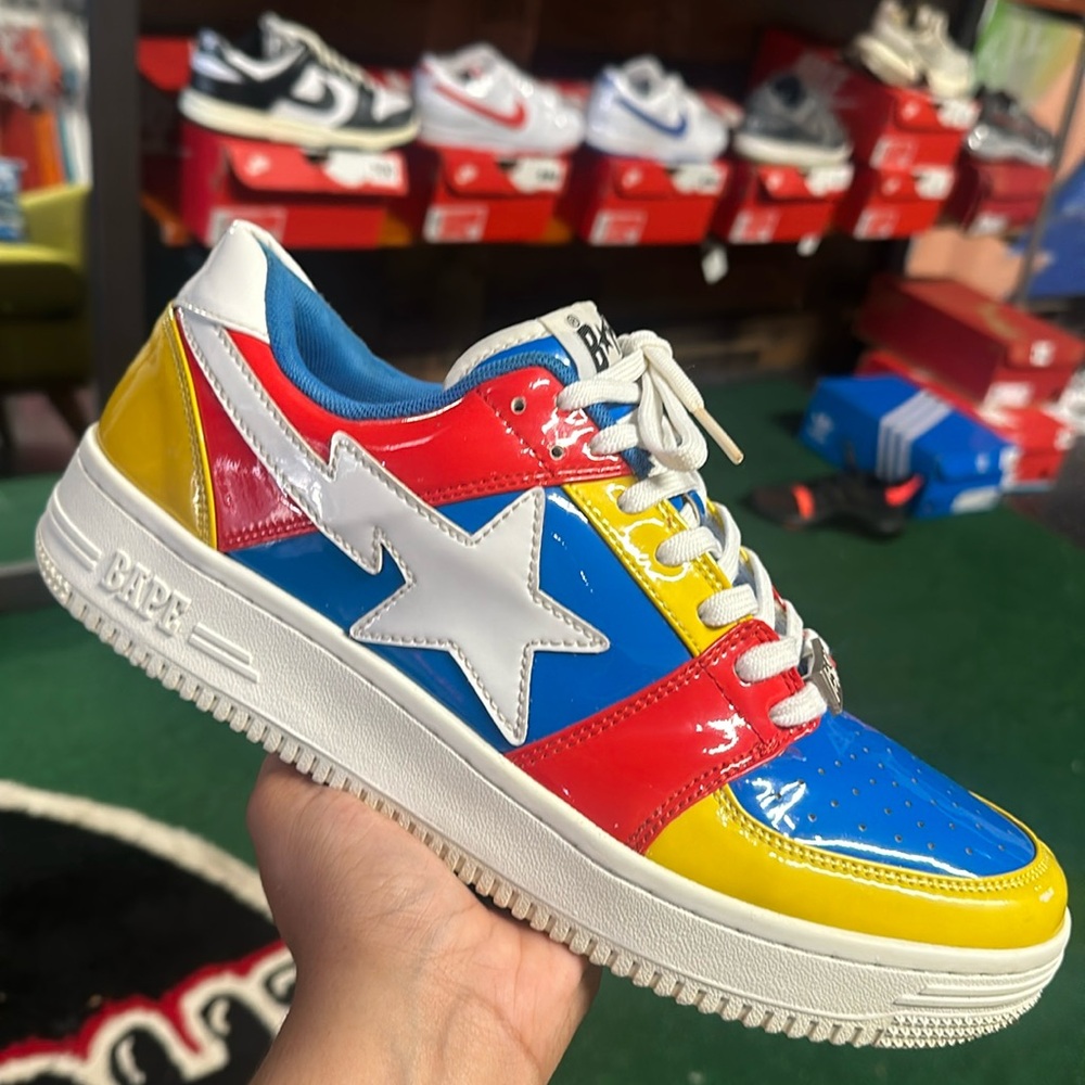 Size 11 vintage bapestas